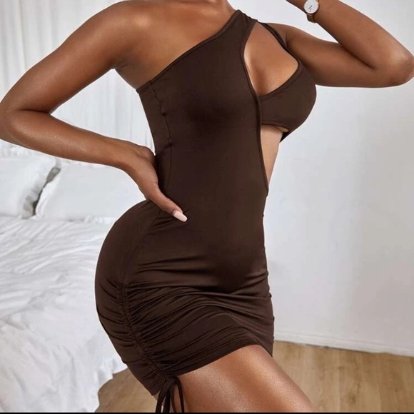 Brown Cut out dress - Picture 3 of 5